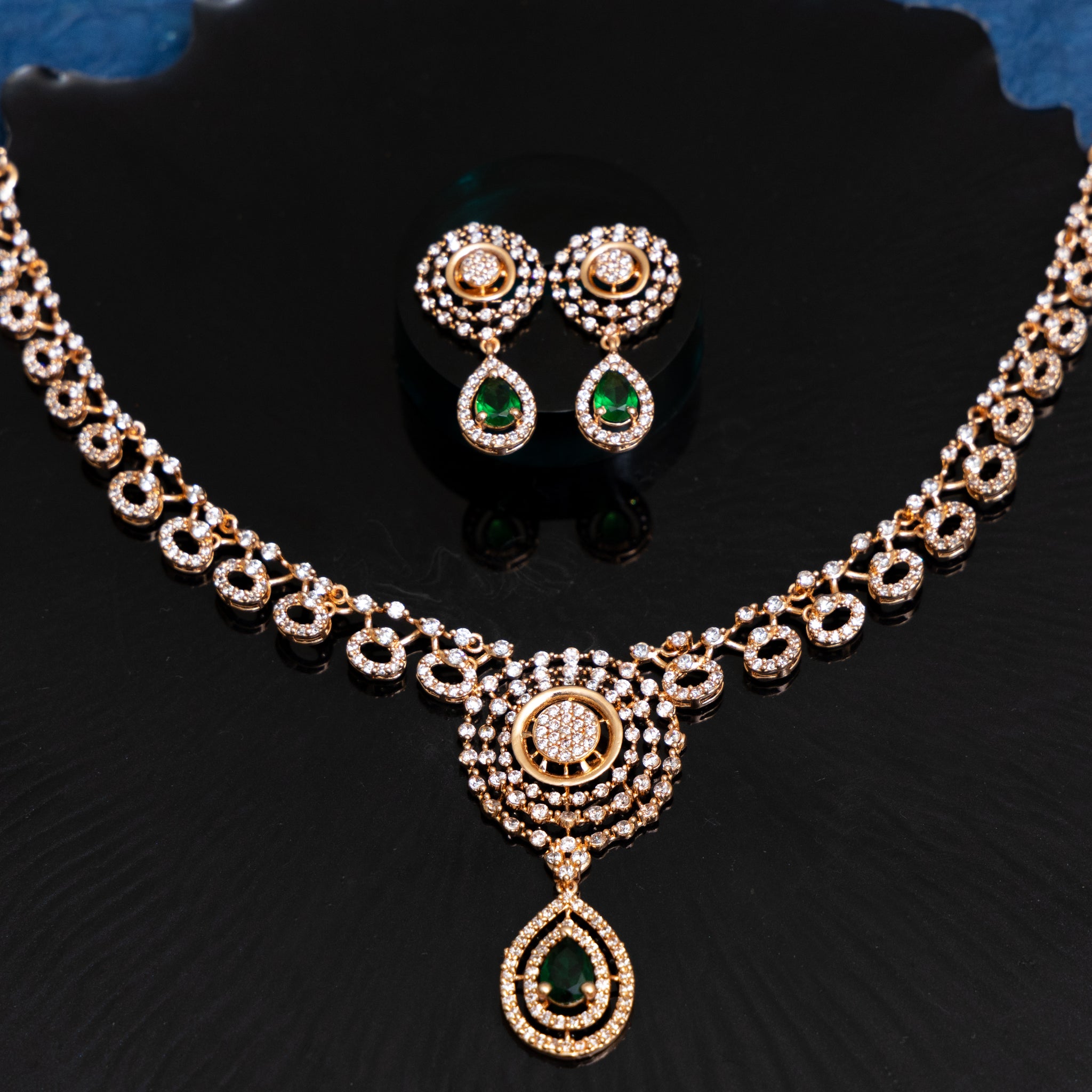 ROSEGOLD ROYAL DROP EMERALD CZ NECKLACE SET