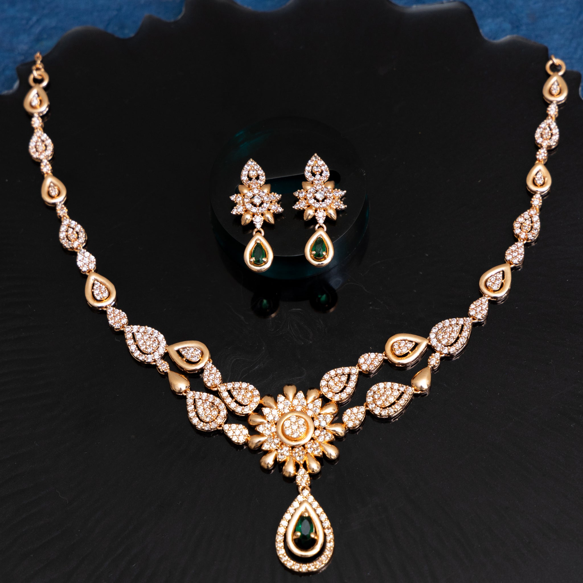 ROSEGOLD ROYAL EMERALD DROP STYLE CZ NECKLACE SET