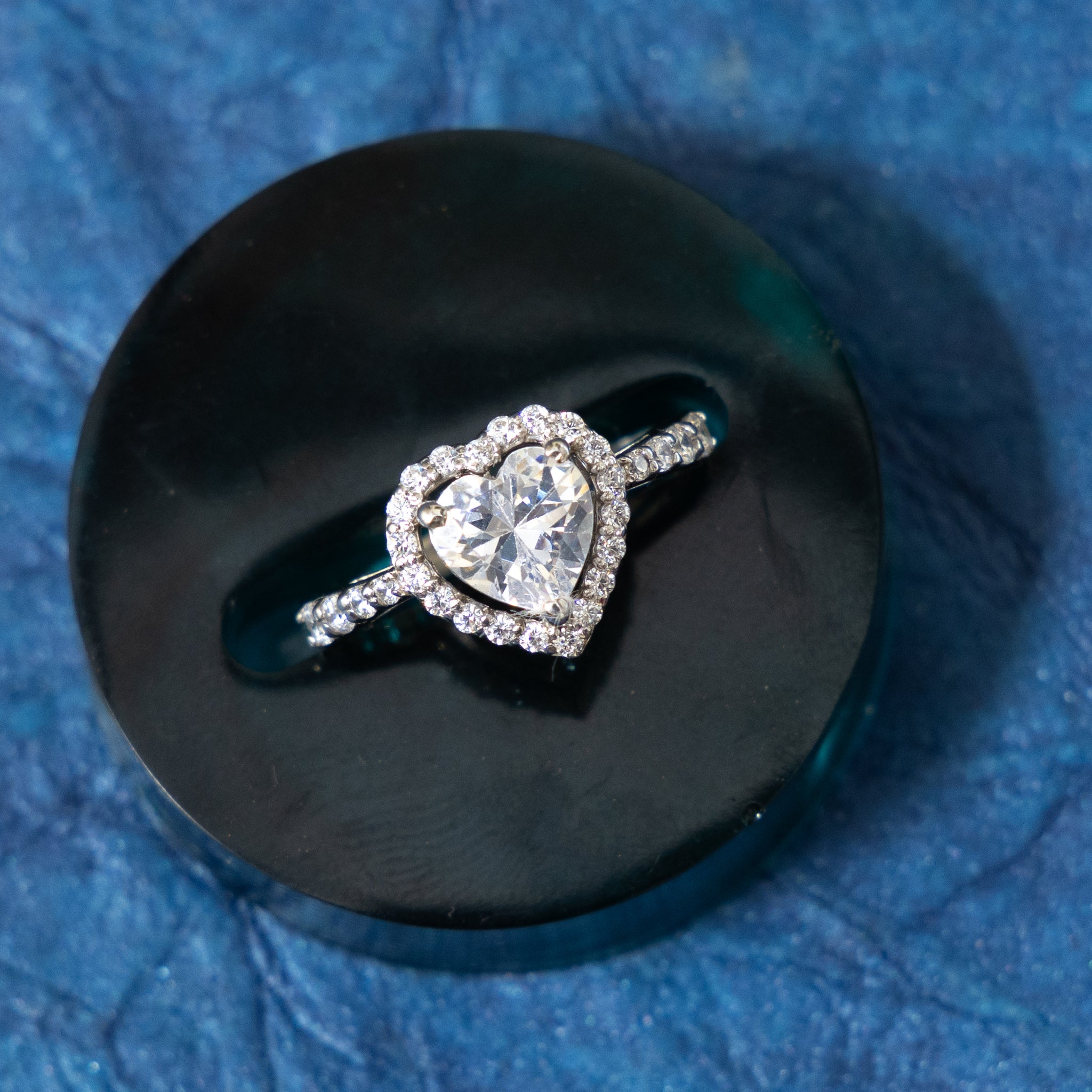 SILVER CHIC HEART SOLITAIRE RING