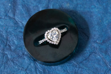 SILVER CHIC HEART SOLITAIRE RING