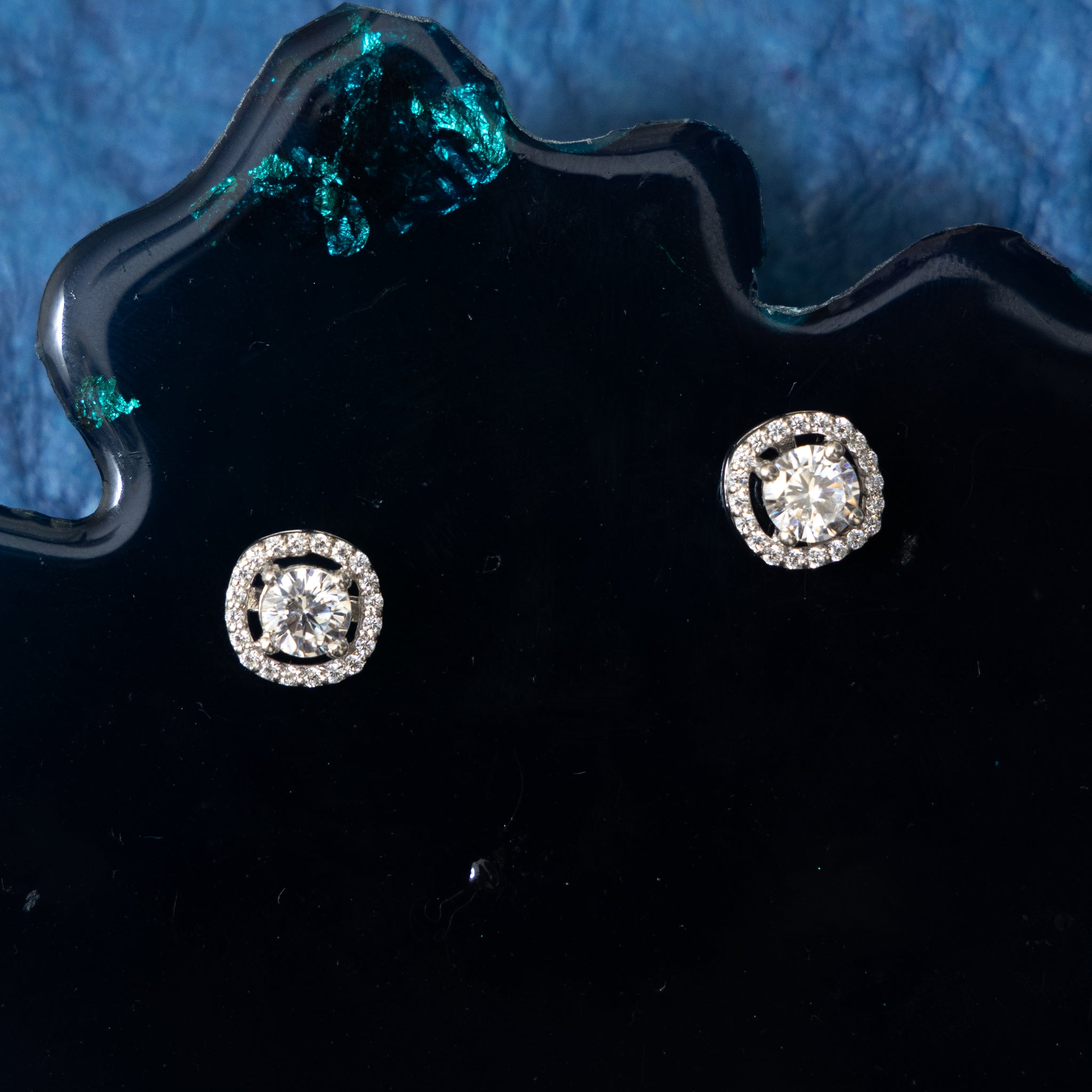 SILVER ROUND SOLITAIRE IN CUSHION SHAPE EARRINGS