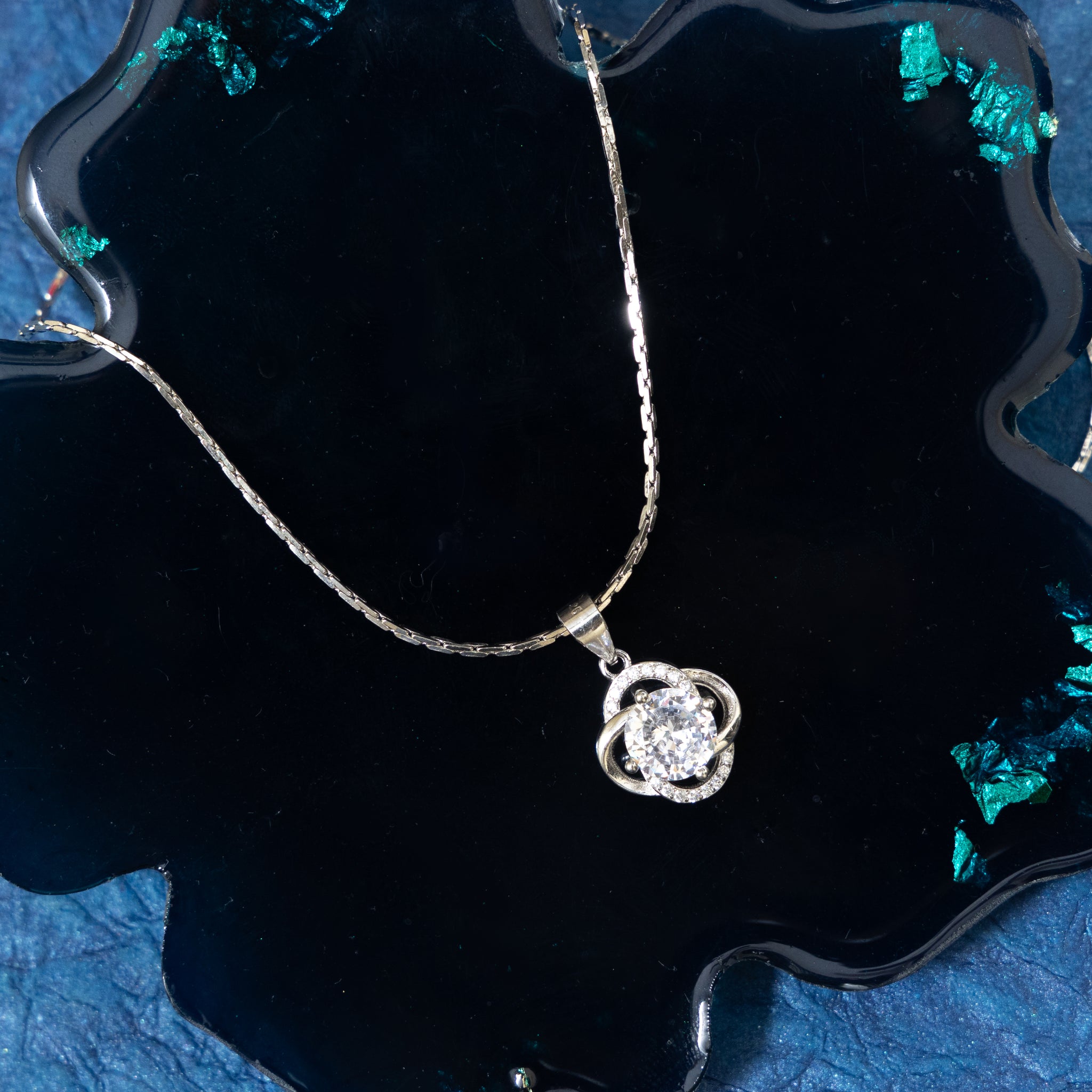 SILVER DESIGNER ROUND SOLITAIRE PENDANT WITH CHAIN LENGTH - 20